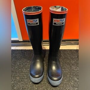 Brand New Xtratuf Legacy women’s tall boots